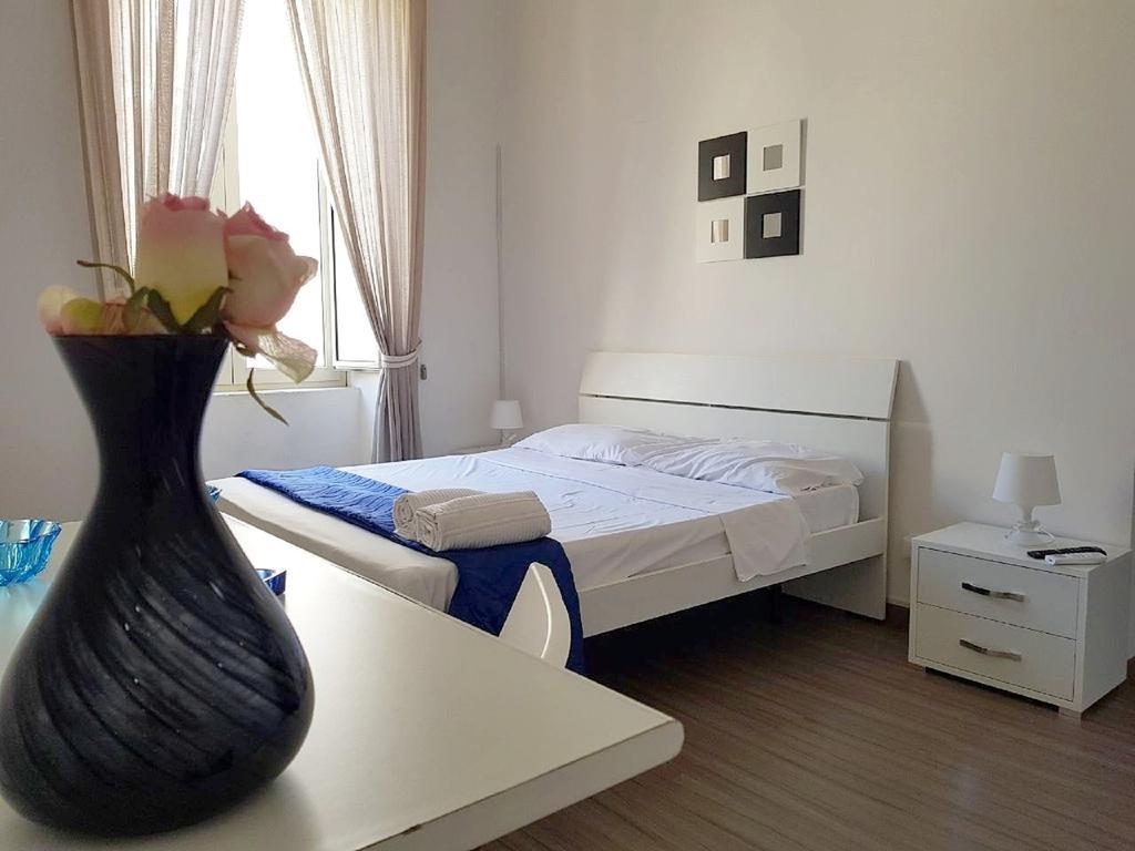 Deluxe Central Station Bed & Breakfast